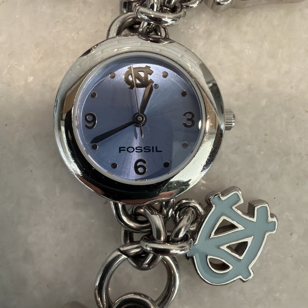 Fossil UNC Charm Bracelet Watch Tar Heels NWT - Picture 13 of 14